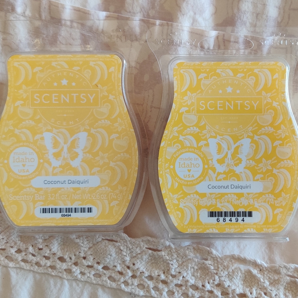 2 Coconut Daiquiri Scentsy Wax Melt Bars RETIRED NEW STOCK